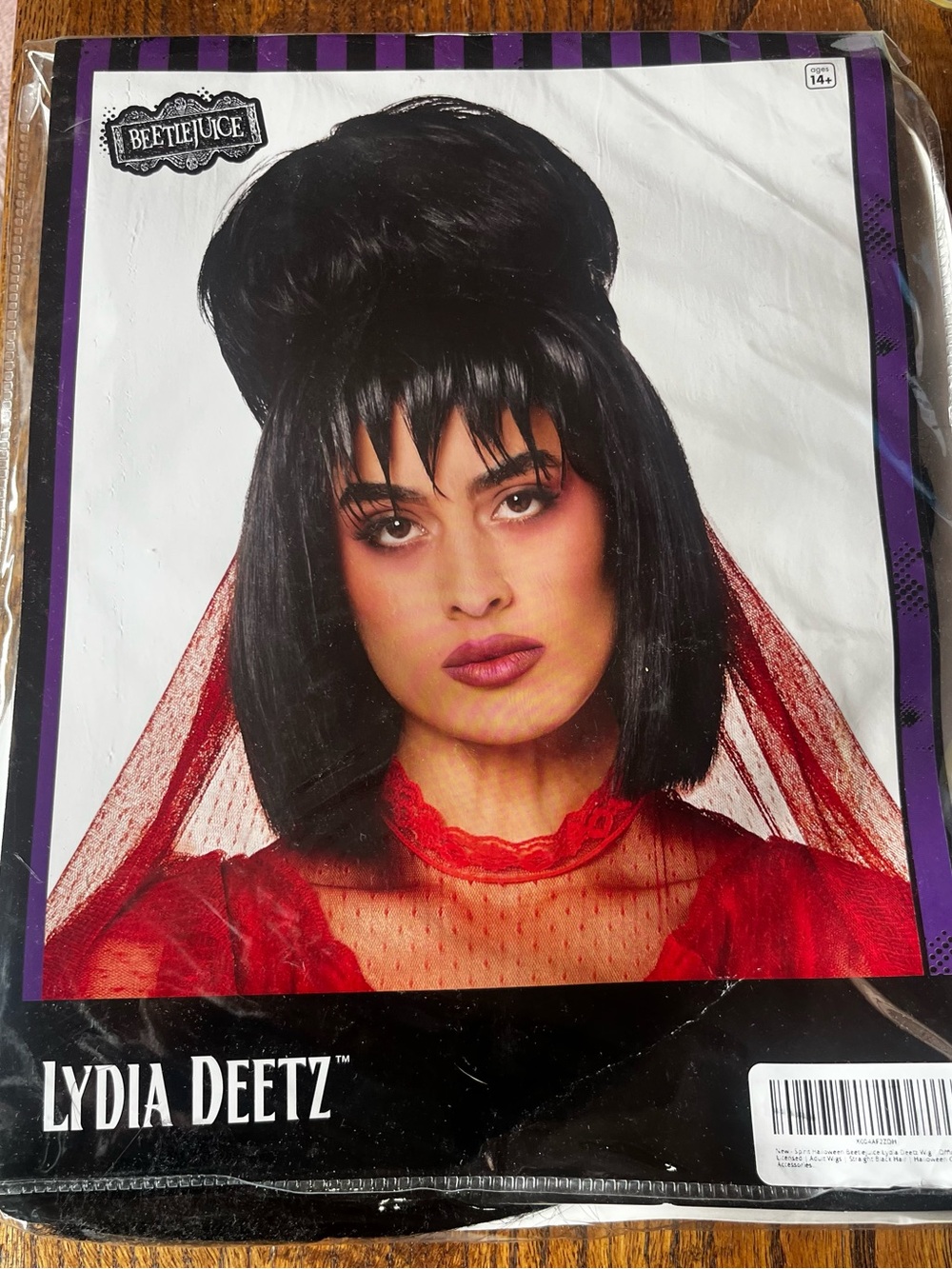 Spirit Lydia Deetz Black Short Gothic Wig with Bangs